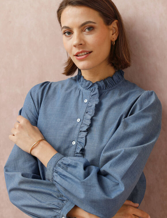 Chemisier col volanté en chambray (stone) Chemisier col volanté en chambray (stone)